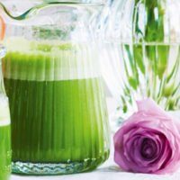 Healthy Apple Spinach and Mint Juice